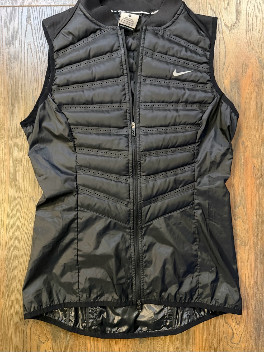 Nike Black Quilted Sleeveless Puffer Vest - Picture 1 of 5
